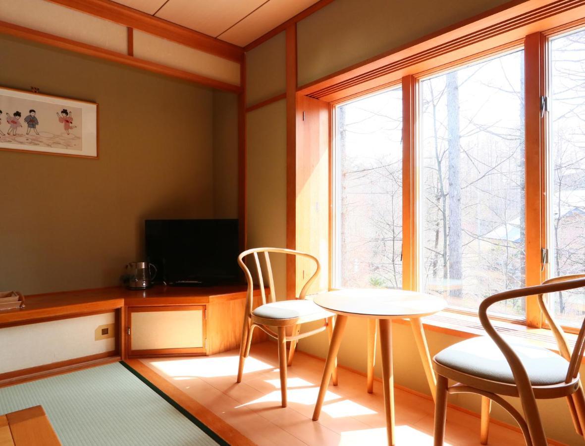 Bed and Breakfast Ryosha Tsukiakari Yamanakako Esterno foto