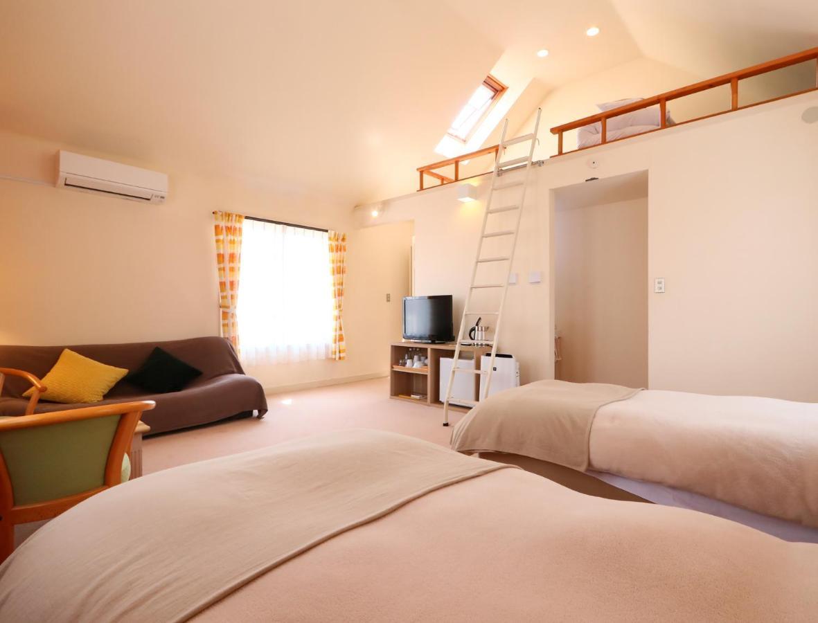 Bed and Breakfast Ryosha Tsukiakari Yamanakako Esterno foto