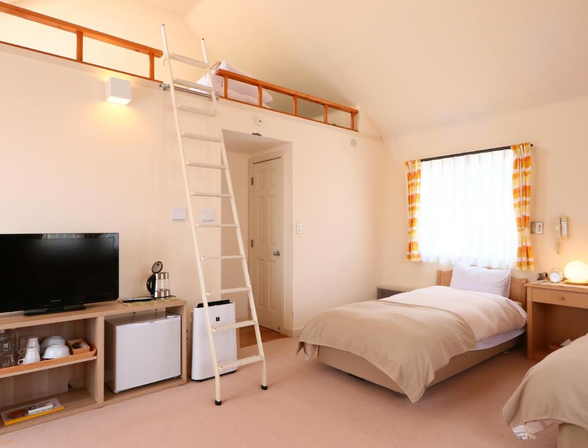 Bed and Breakfast Ryosha Tsukiakari Yamanakako Esterno foto
