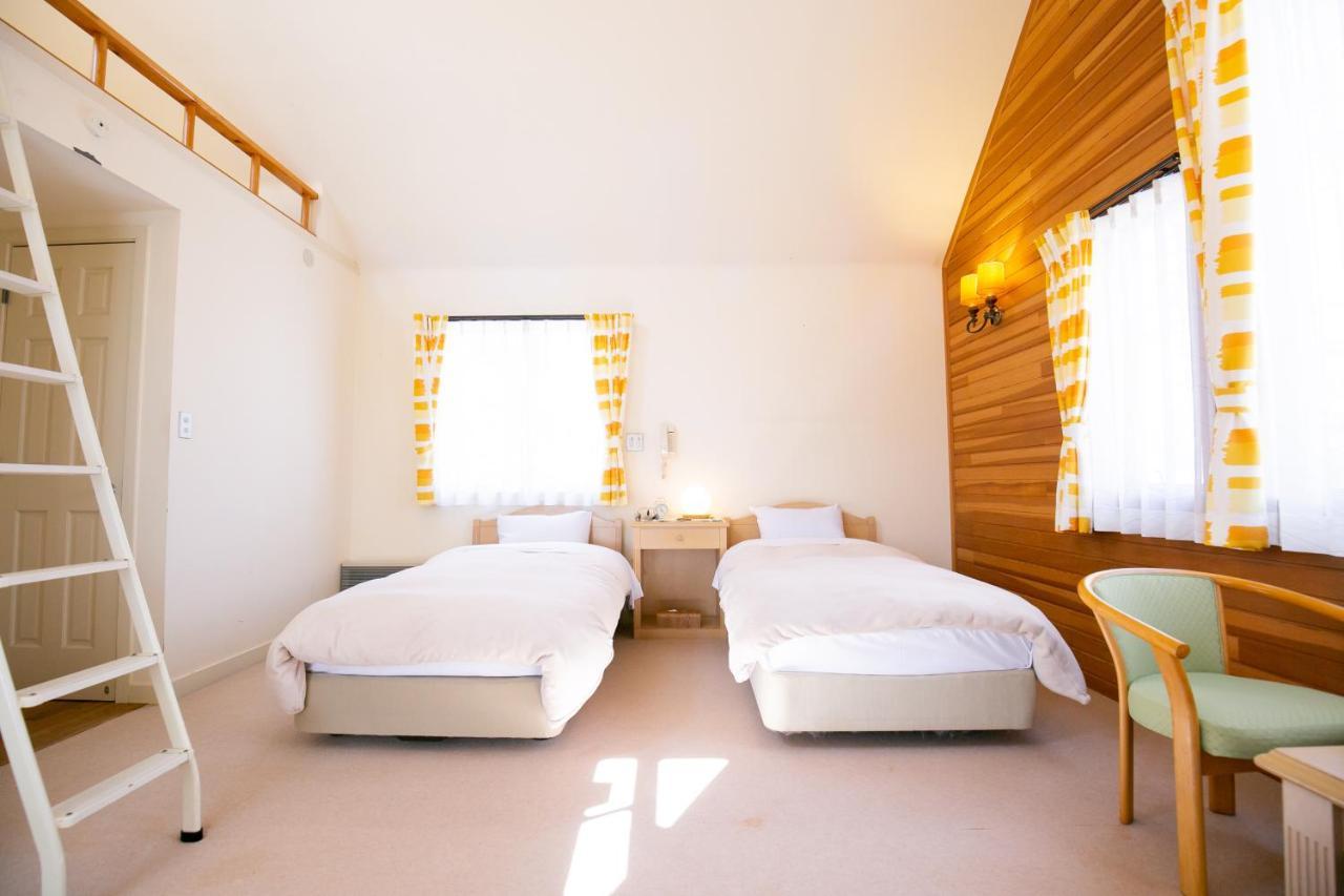 Bed and Breakfast Ryosha Tsukiakari Yamanakako Esterno foto