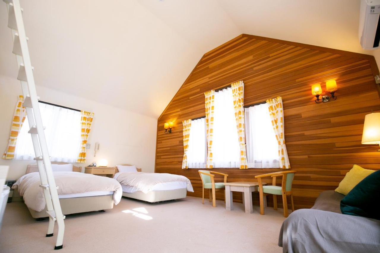 Bed and Breakfast Ryosha Tsukiakari Yamanakako Esterno foto