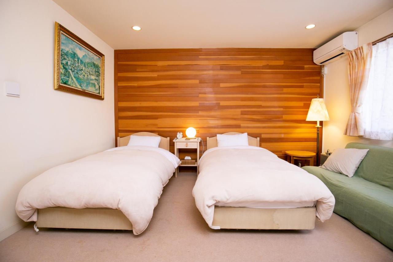 Bed and Breakfast Ryosha Tsukiakari Yamanakako Esterno foto