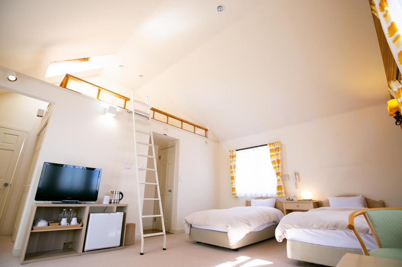 Bed and Breakfast Ryosha Tsukiakari Yamanakako Esterno foto