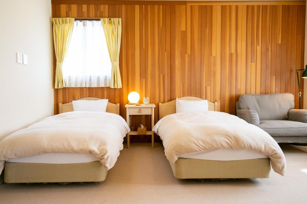Bed and Breakfast Ryosha Tsukiakari Yamanakako Esterno foto