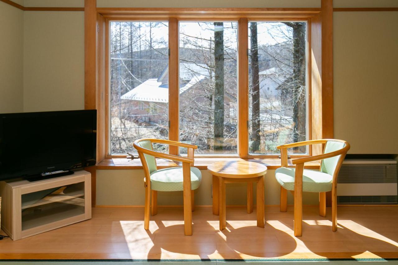 Bed and Breakfast Ryosha Tsukiakari Yamanakako Esterno foto