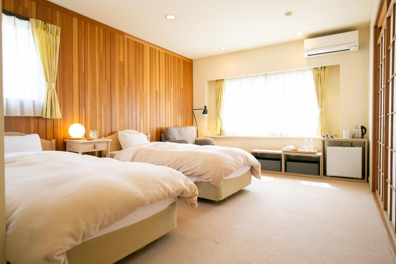 Bed and Breakfast Ryosha Tsukiakari Yamanakako Esterno foto